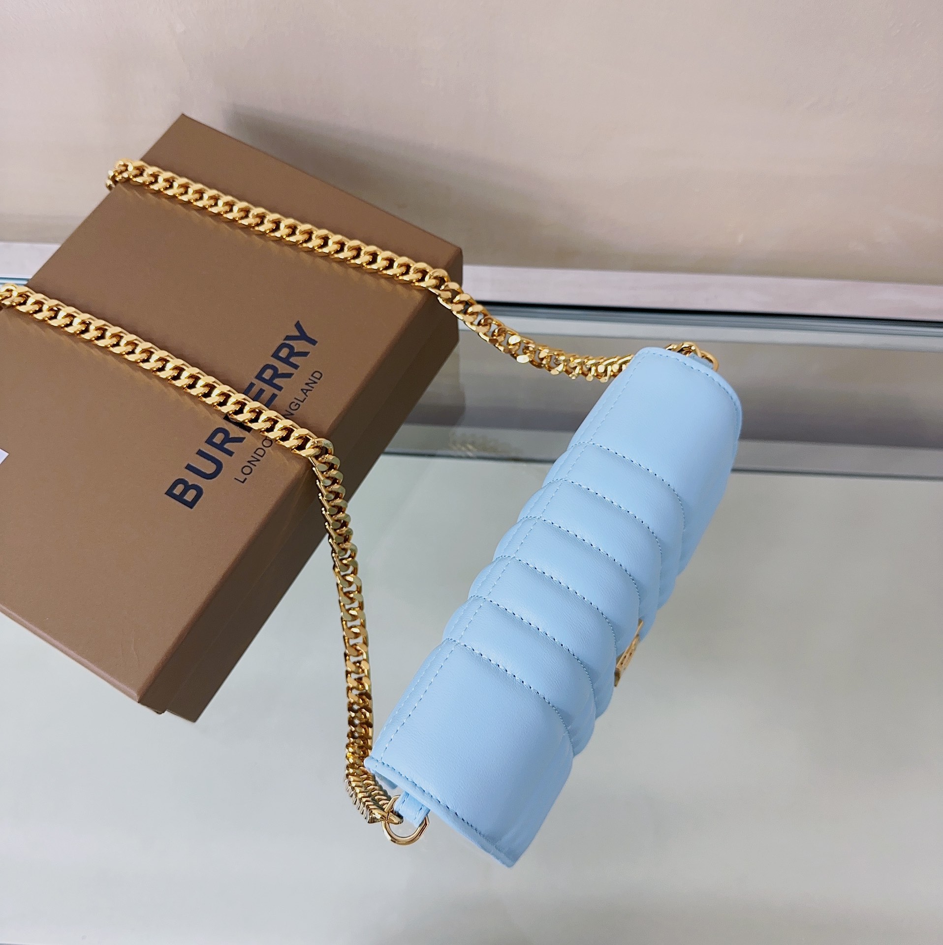 Burberry 144150 (2) 20 × 5 x 12cm