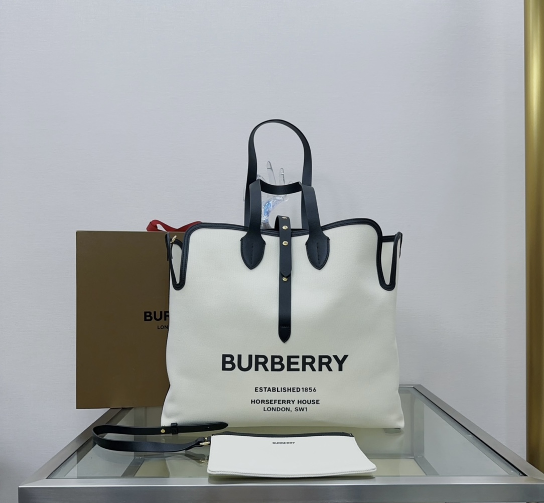 Burberry The Belt 341165 43x10x38cm