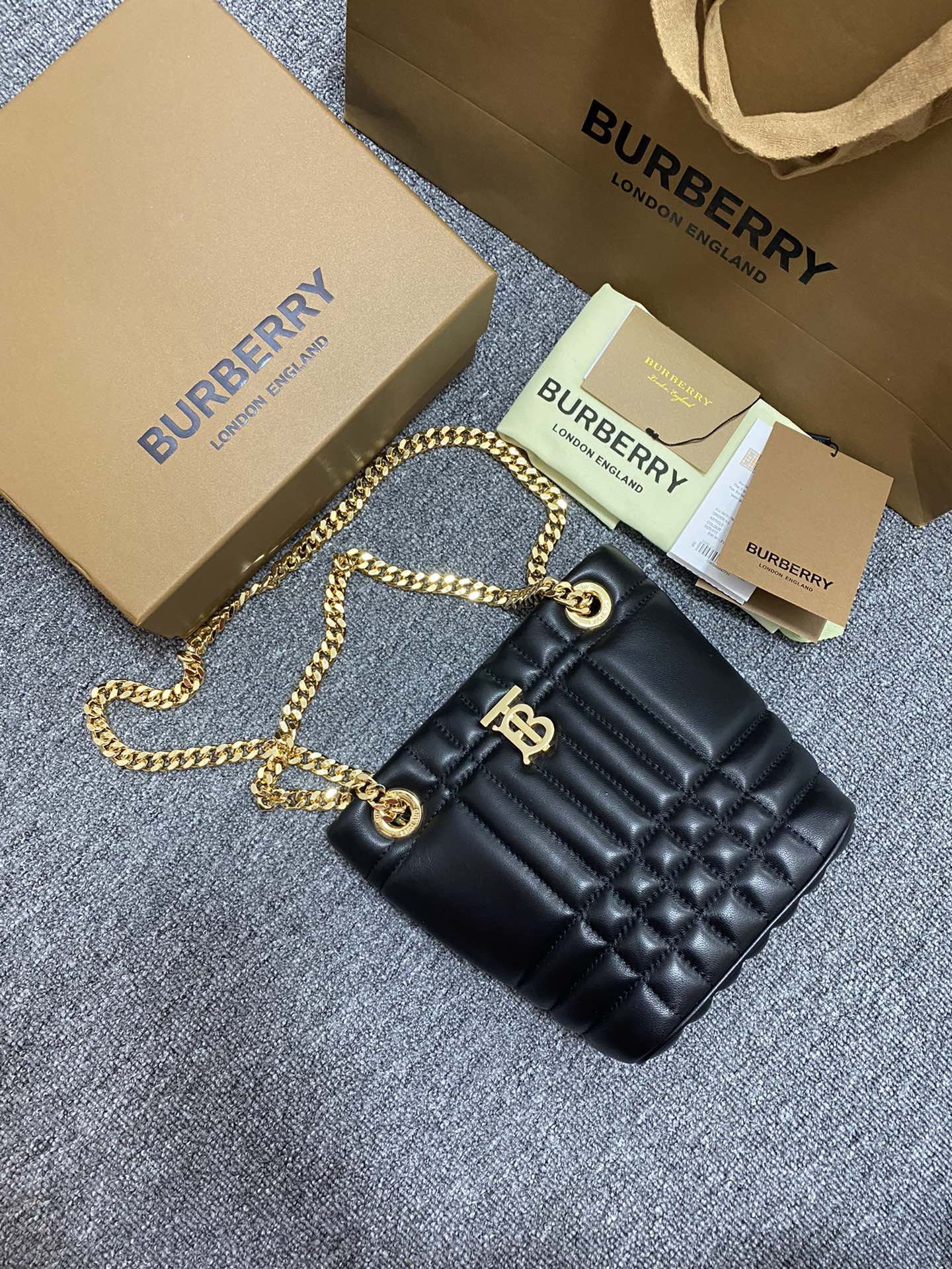 Burberry Lola 287145 20 x 9 x 19.5cm