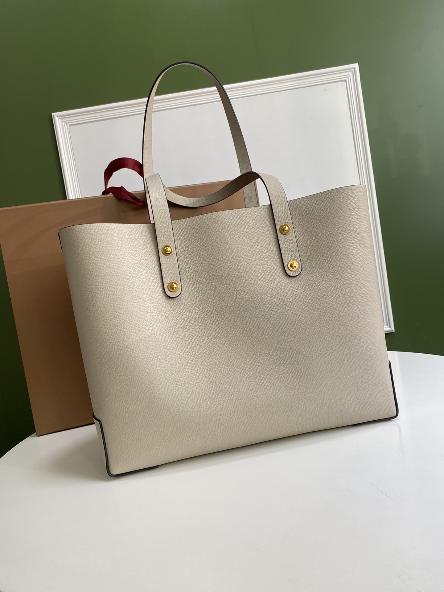Burberry 208155 35 x 12 x 29cm
