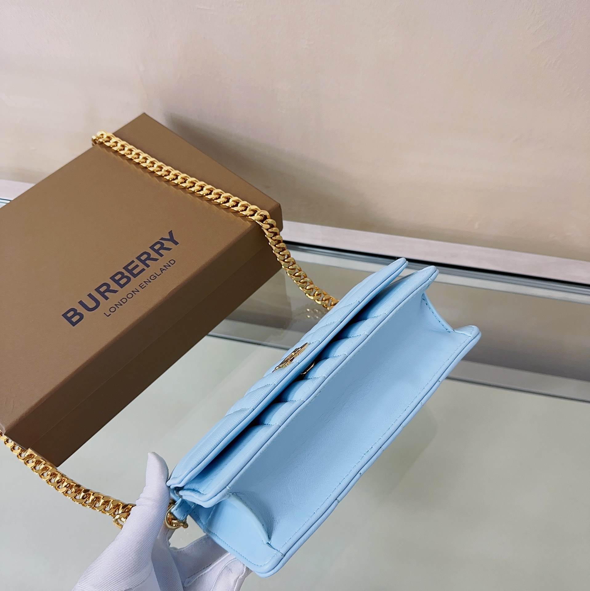 Burberry 144150 (2) 20 × 5 x 12cm