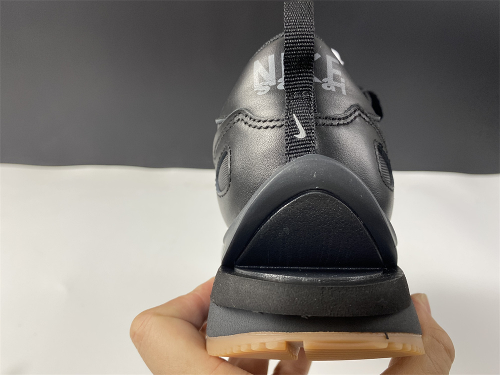 Nike Vaporwaffle sacai Black Gum DD1875-001