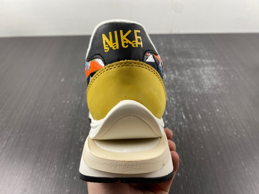 Nike VaporWaffle Woven sacai Jean Paul Gaultier Green Gusto DR5209-300