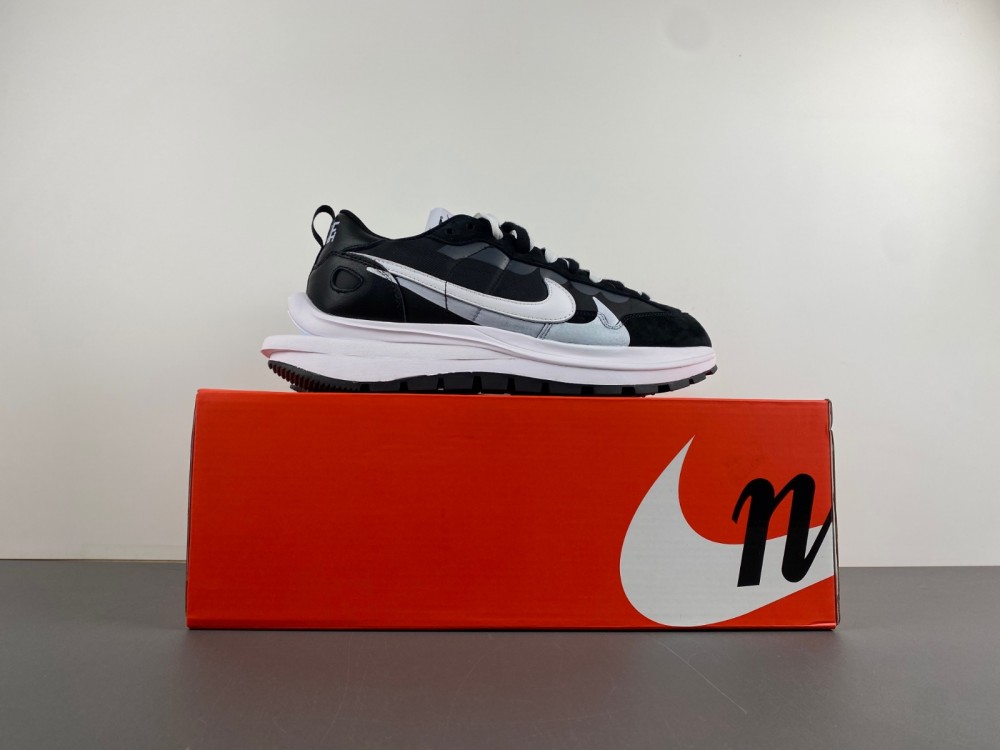 Nike Sacai x VaporWaffle “Tour Yellow ”DD1875-003