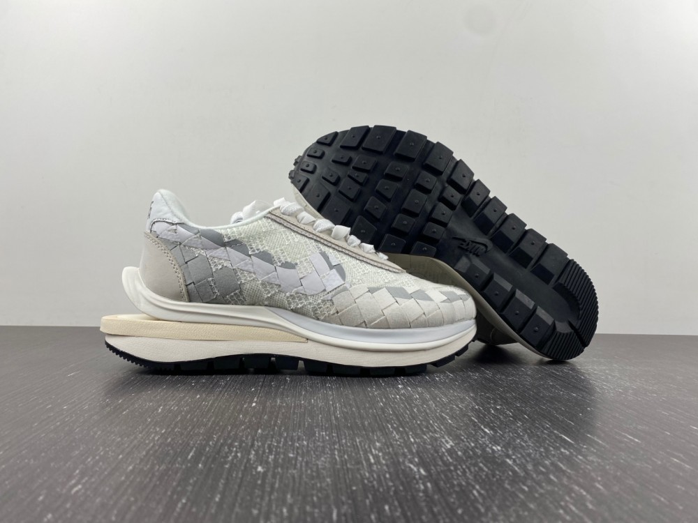 Nike VaporWaffle Woven sacai Jean Paul Gaultier White DR5209-100