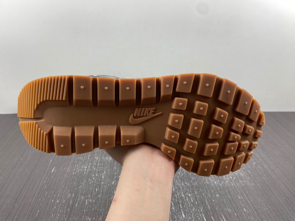 Sacai x VaporWaffle “Tour Yellow ”DD1875-700