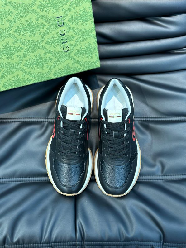 Gucci Men's GG sneakers Black Red