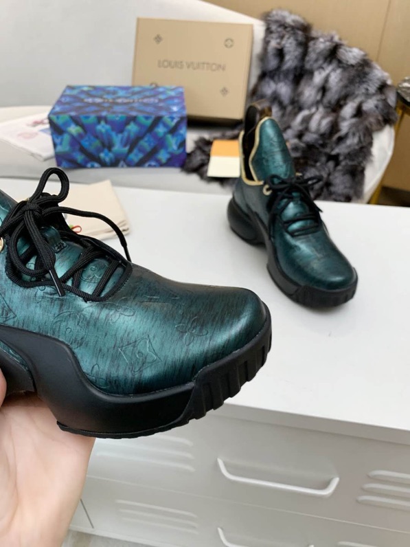 Louis Vuitton Archlight