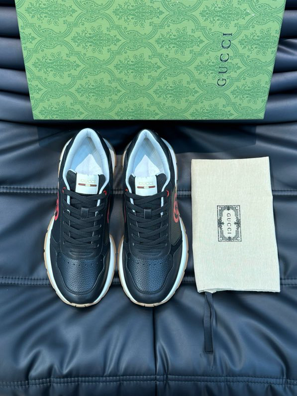 Gucci Men's GG sneakers Black Red
