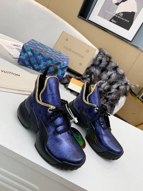 Louis Vuitton Archlight