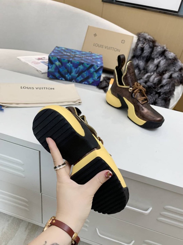 Louis Vuitton Archlight