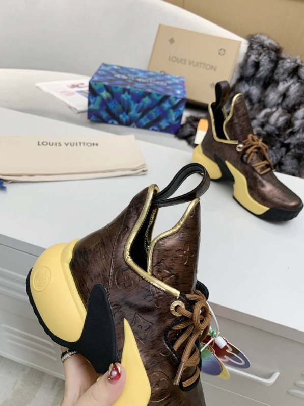 Louis Vuitton Archlight