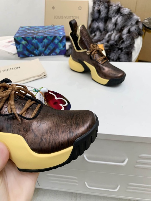 Louis Vuitton Archlight