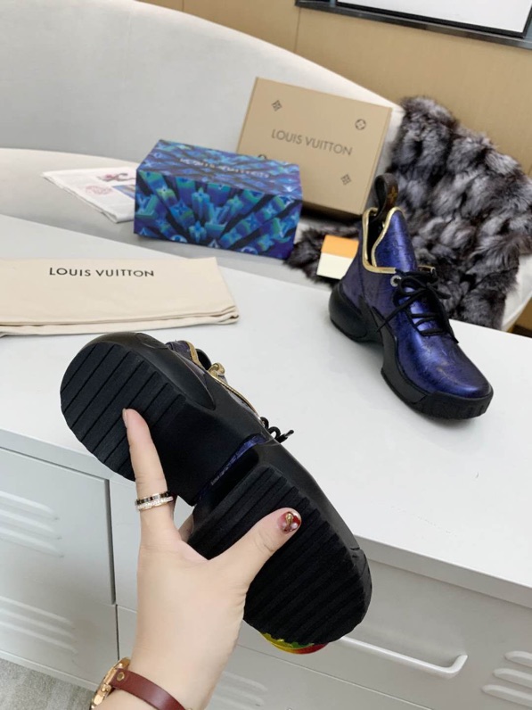 Louis Vuitton Archlight