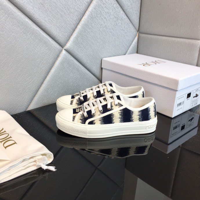 DIOR - Walk'N'Dior Platform Sneaker Deep Blue And Beige Embroidered Cotton With Macrocannage Motif