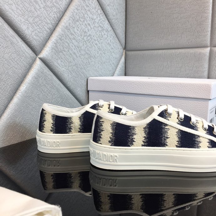 DIOR - Walk'N'Dior Platform Sneaker Deep Blue And Beige Embroidered Cotton With Macrocannage Motif