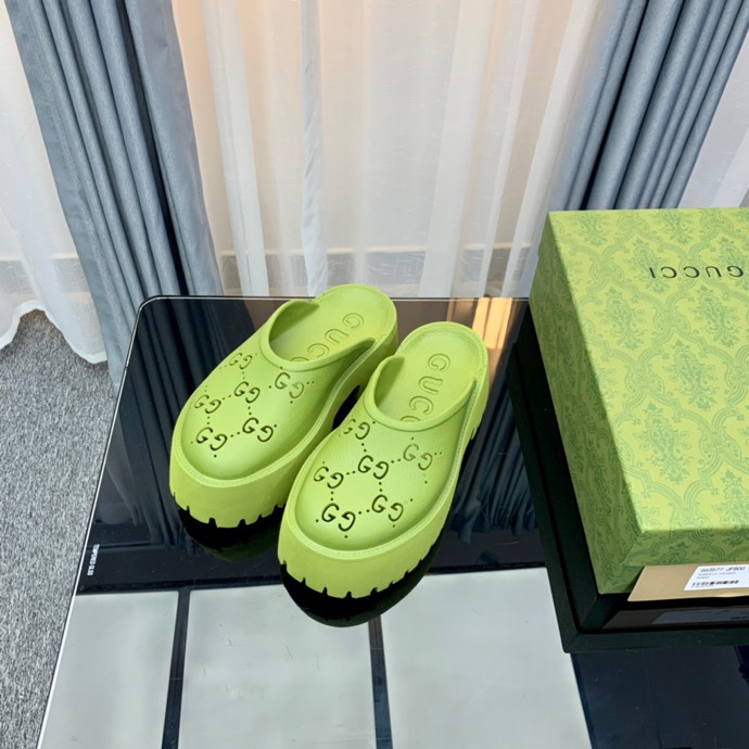 Gucci perforated GG platform mules Green