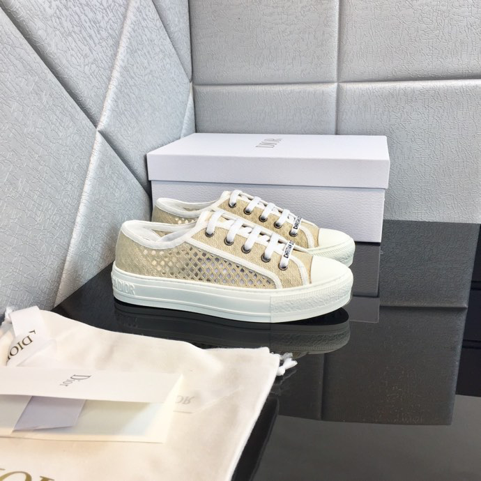 DIOR - Walk'N'Dior Platform Sneaker White Calfskin Textured With Dior Oblique Motif And Embroidered Cotton