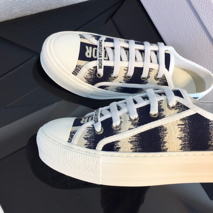 DIOR - Walk'N'Dior Platform Sneaker Deep Blue And Beige Embroidered Cotton With Macrocannage Motif