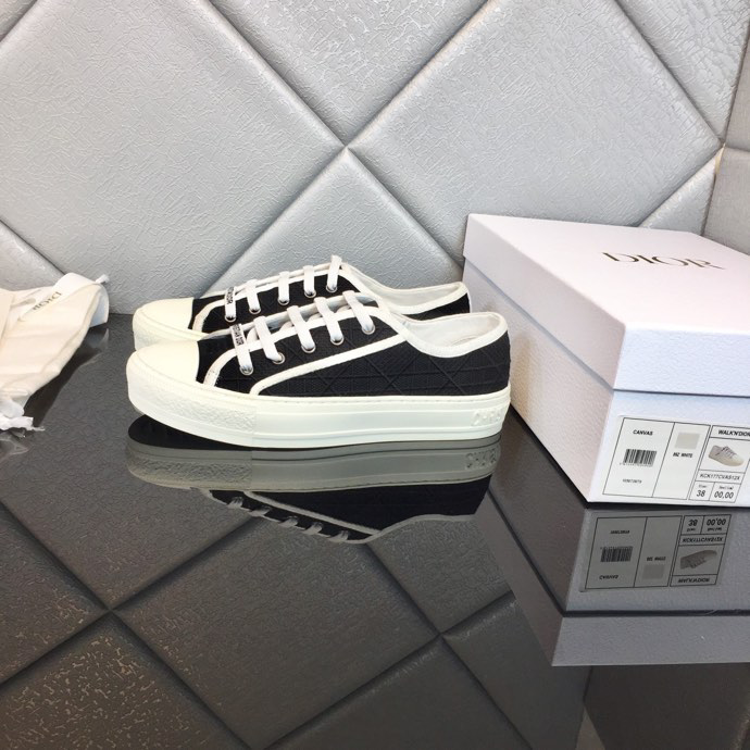 Dior sneaker black and white