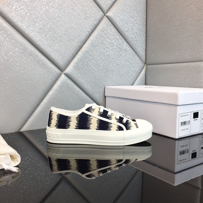 DIOR - Walk'N'Dior Platform Sneaker Deep Blue And Beige Embroidered Cotton With Macrocannage Motif
