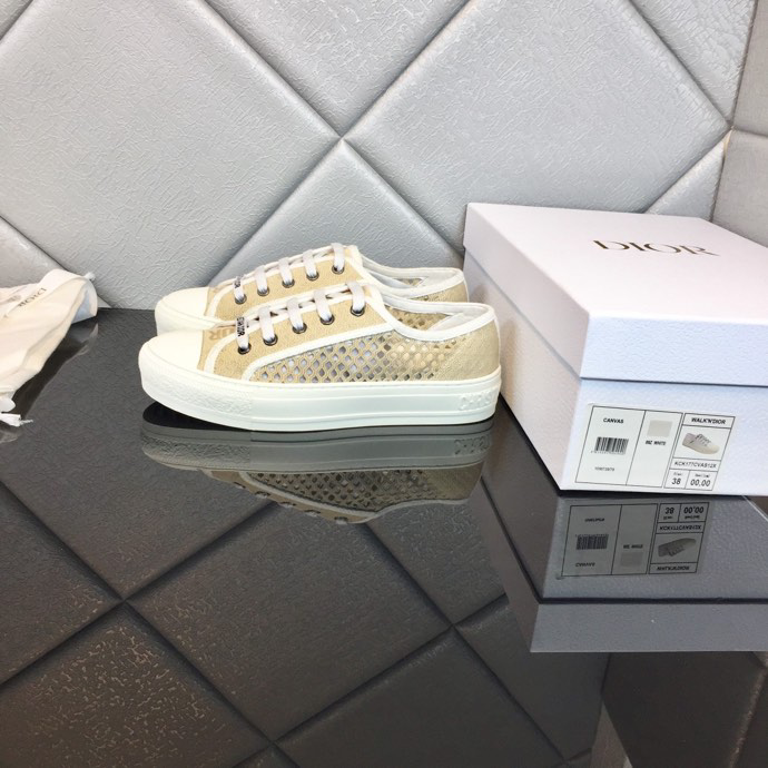 DIOR - Walk'N'Dior Platform Sneaker White Calfskin Textured With Dior Oblique Motif And Embroidered Cotton