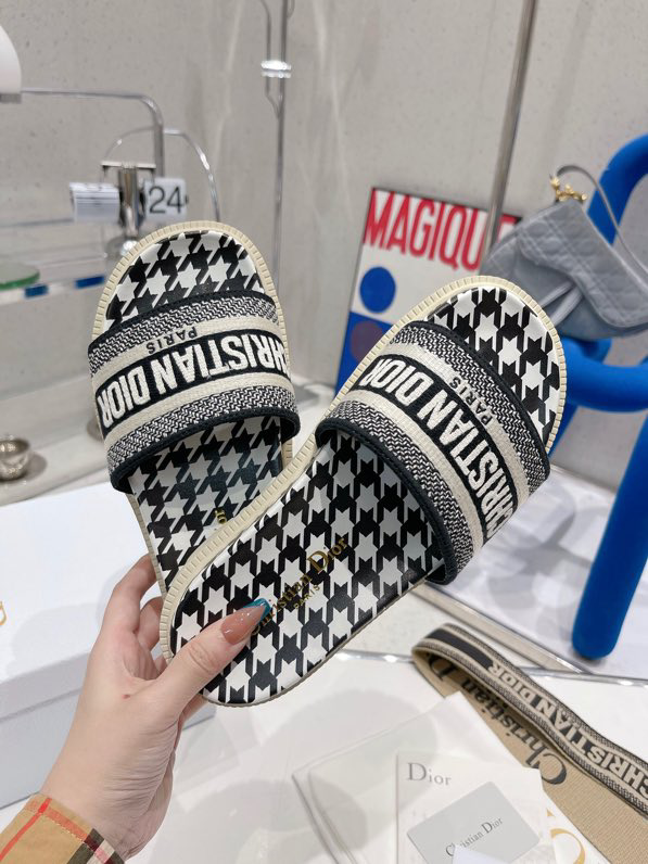 Dway Slide Black and White Micro-Houndstooth Embroidered Cotton | DIOR