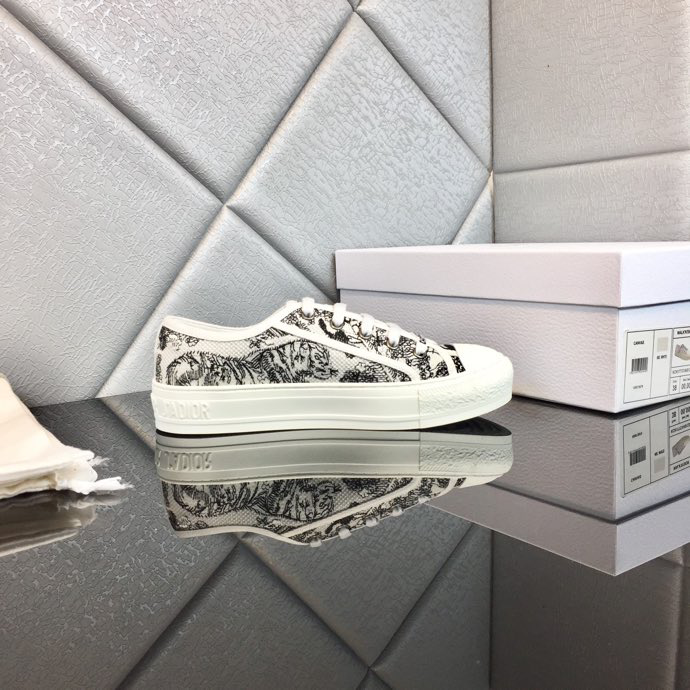 DIOR - Walk'N'Dior Platform Sneaker White And Black Cotton Embroidered With Plan De Paris Motif