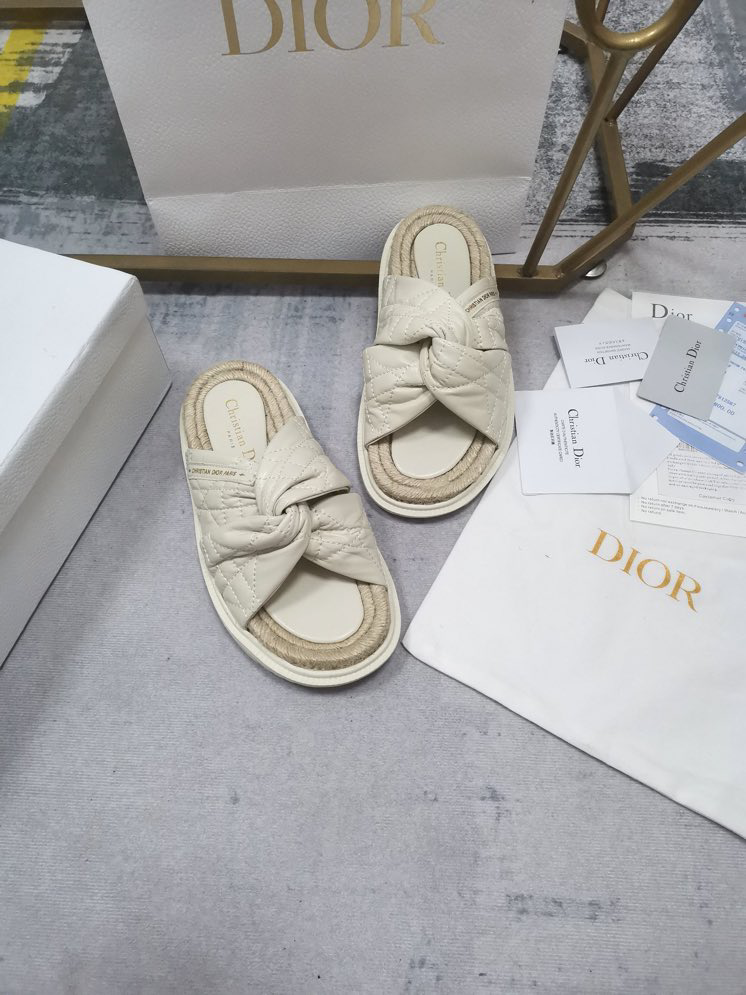 Dior Dtwist Slides / Sandals in Off-White Leather