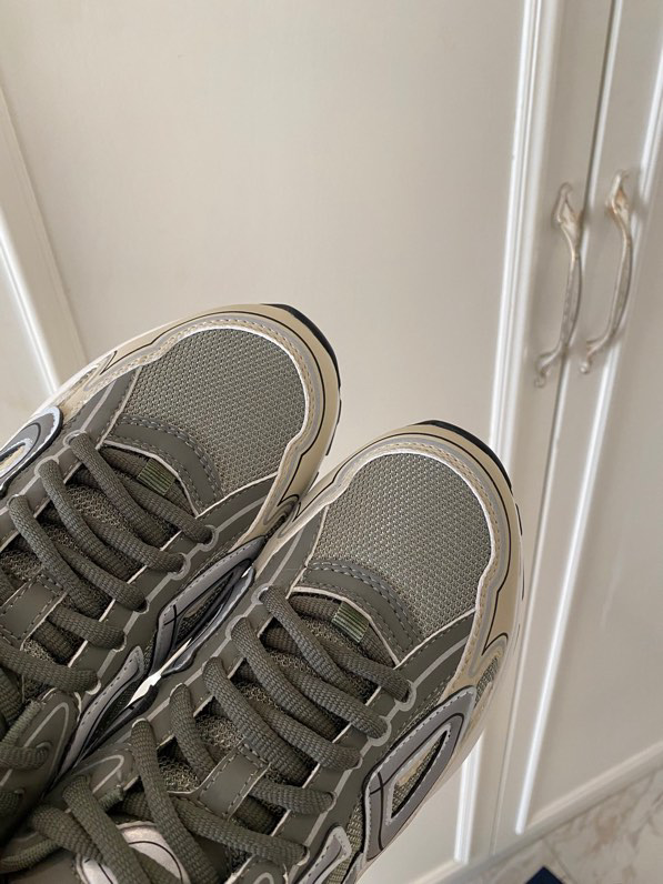 B30 Sneaker Gray Mesh with Light Green, White and Black Technical Fabric | DIOR