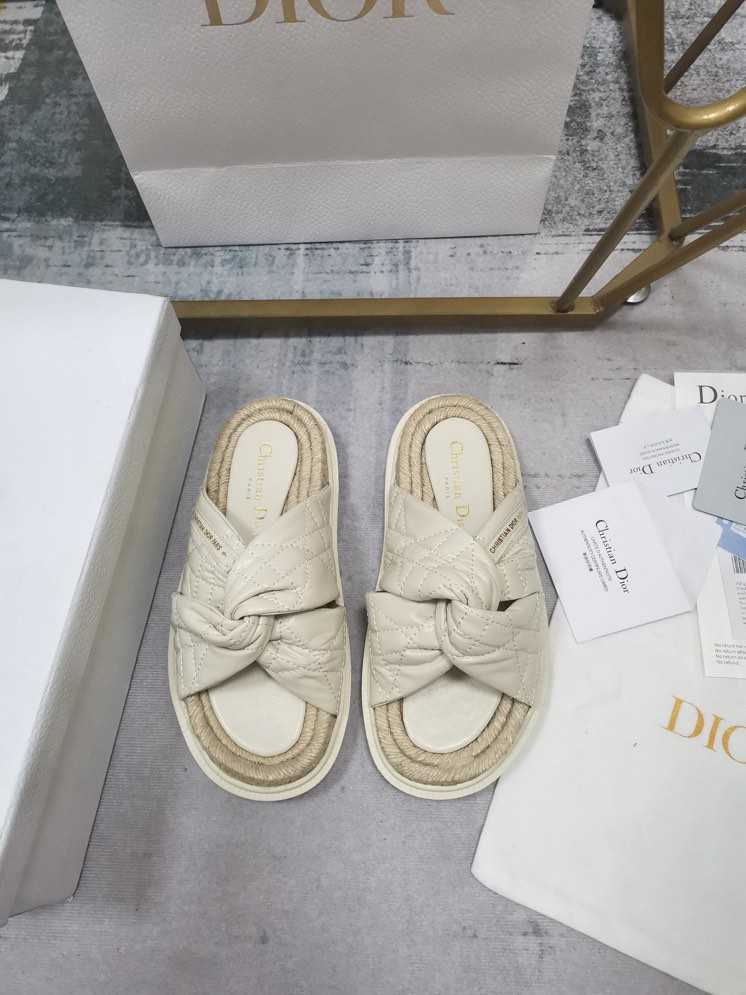 Dior Dtwist Slides / Sandals in Off-White Leather
