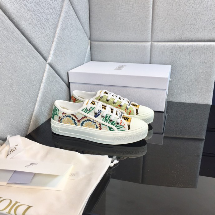 Dior Women Walk'N'Dior Sneaker Beige Multicolor Raffia Embroidered with Dior Petites Fleurs Motif