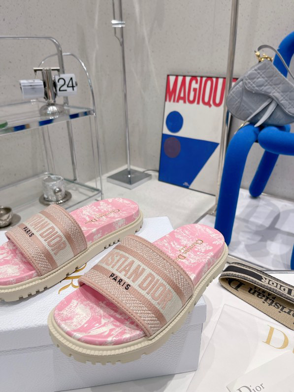 DIOR Dioriviera Dway Platform Slide Natural Raffia And Candy Pink Embroidered Cotton