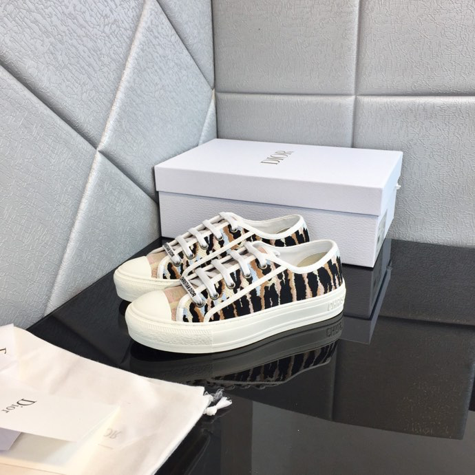 Walk'n'Dior Platform Sneaker Deep Blue Dior Oblique Embroidered Cotton