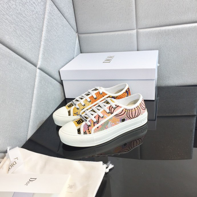 Dior Women Walk'N'Dior Sneaker Beige Multicolor Raffia Embroidered with Dior Petites Fleurs Motif