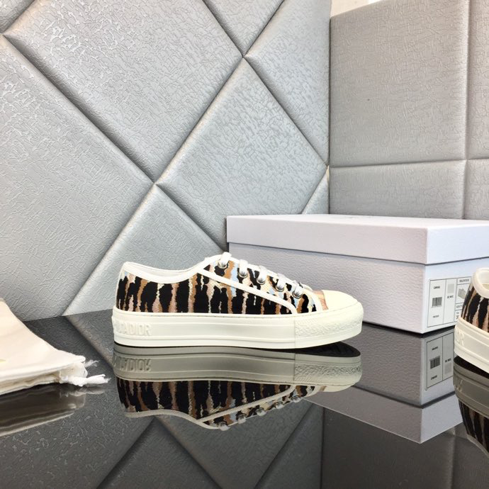 Walk'n'Dior Platform Sneaker Deep Blue Dior Oblique Embroidered Cotton