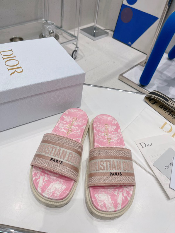 DIOR Dioriviera Dway Platform Slide Natural Raffia And Candy Pink Embroidered Cotton