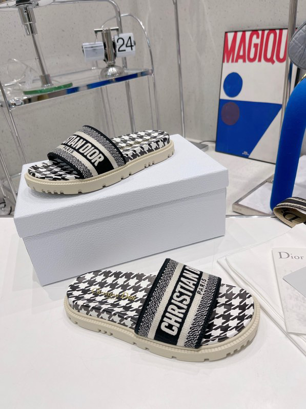 Dway Slide Black and White Micro-Houndstooth Embroidered Cotton | DIOR