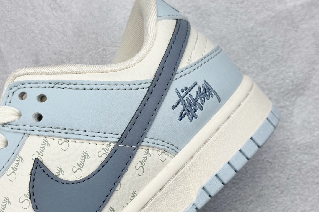 Nike SB Dunk Low  CF3688-012