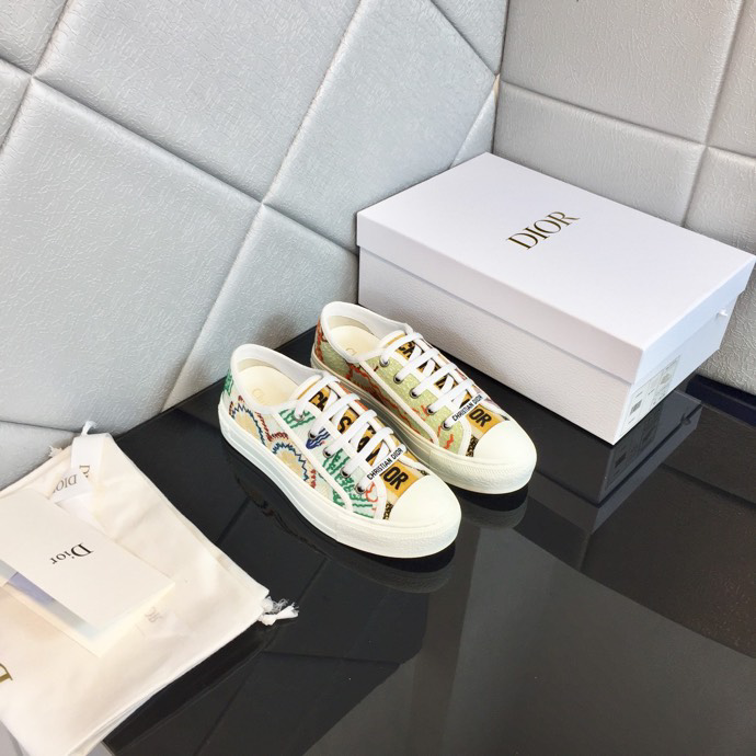 Dior Women Walk'N'Dior Sneaker Beige Multicolor Raffia Embroidered with Dior Petites Fleurs Motif