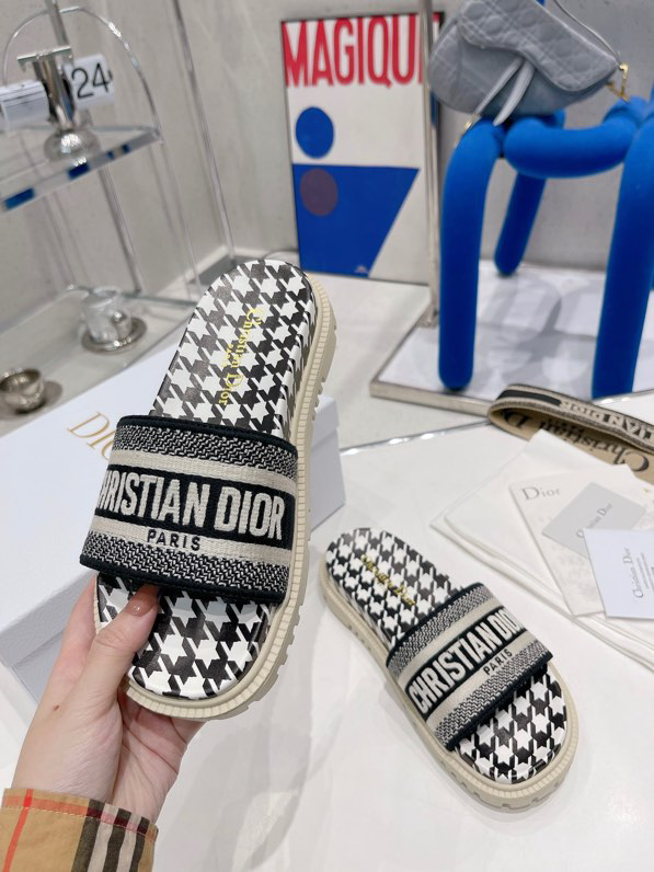 Dway Slide Black and White Micro-Houndstooth Embroidered Cotton | DIOR
