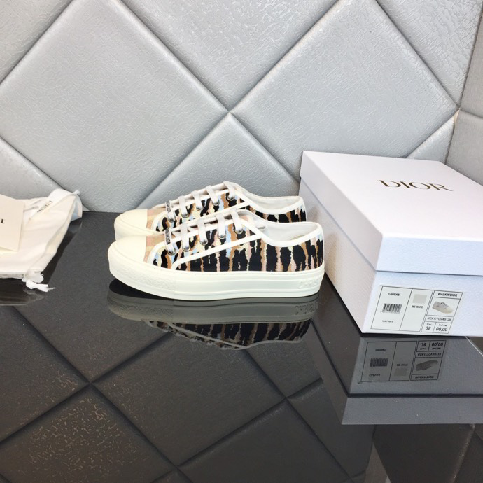 Walk'n'Dior Platform Sneaker Deep Blue Dior Oblique Embroidered Cotton