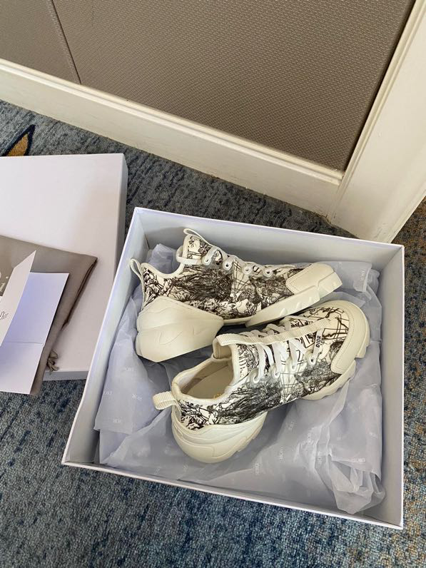 Dior Women's White and Grey Trainers