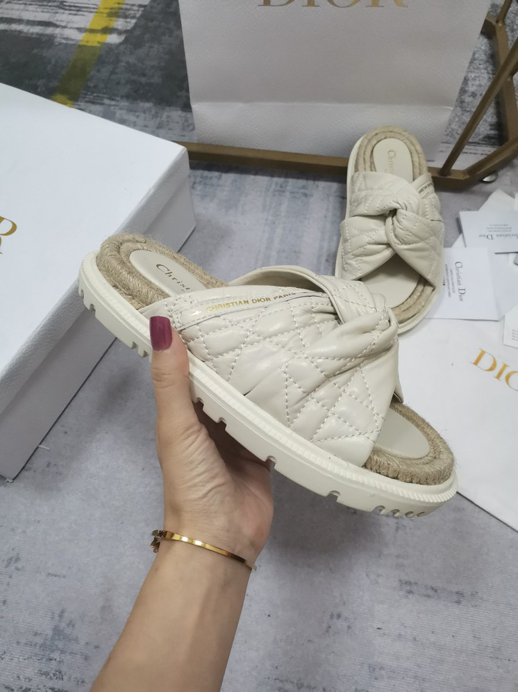 Dior Dtwist Slides / Sandals in Off-White Leather