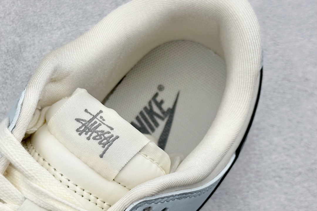 Nike SB Dunk Low  CF3688-012