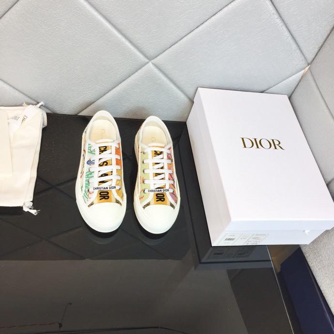Dior Women Walk'N'Dior Sneaker Beige Multicolor Raffia Embroidered with Dior Petites Fleurs Motif