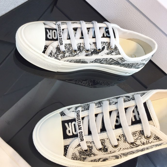 DIOR - Walk'N'Dior Platform Sneaker White And Black Cotton Embroidered With Plan De Paris Motif