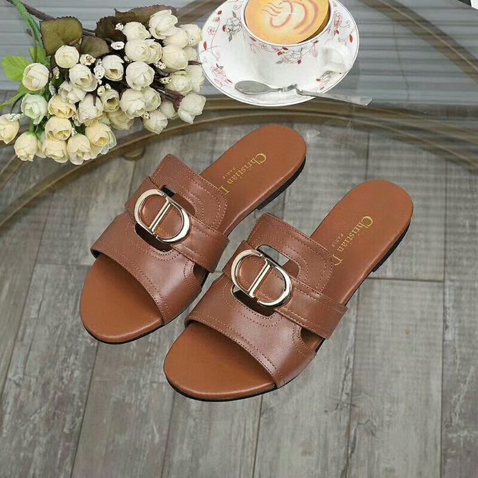 30 Montaigne Slide Camel Calfskin | DIOR