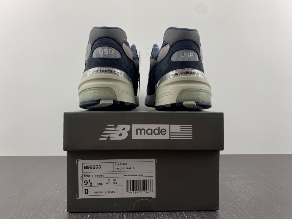 New Balance 993 - Navy / White