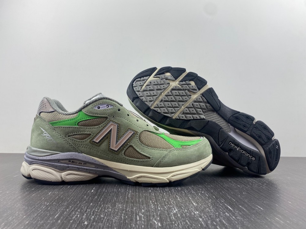 New Balance 990v3 MiUSA Patta Keep Your Family Close